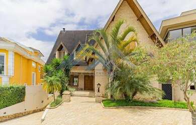 Imagem: A casa em condomínio possui 5 Dormitórios, 5 Banheiros, 5