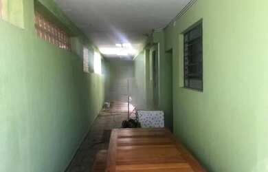 Imagem: A casa possui 5 Dormitórios, 4 Banheiros, 3 Vagas na garagem