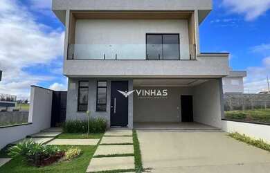 Imagem: A casa em condomínio possui 3 Dormitórios, 3 Banheiros, 4