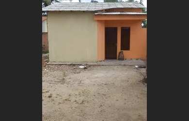 Imagem: A casa possui 2 Dormitórios, 1 Banheiro e está localizado