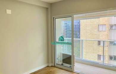 Imagem: O apartamento possui 1 Dormitório, 1 Banheiro, 1 Vaga na garagem