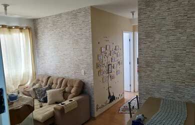 Imagem: O apartamento possui 2 Dormitórios, 1 Banheiro, 1 Vaga na garagem