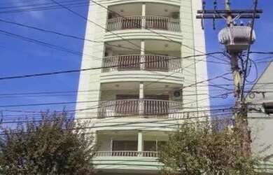 Imagem: O apartamento possui 1 Dormitório, 1 Banheiro, 1 Vaga na garagem