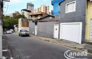 Imagem: A casa possui 3 Dormitórios, 1 Banheiro, 2 Vagas na garagem