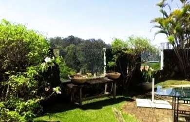 Imagem: A casa possui 3 Dormitórios, 5 Banheiros, 300m² de Área e