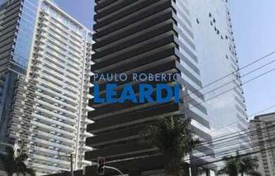 Imagem: O depósito possui 5 Vagas na garagem, 1.069m² de Área e