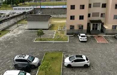 Imagem: O apartamento possui 2 Dormitórios, 1 Banheiro, 1 Vaga na garagem