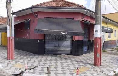 Imagem: A casa possui 5 Dormitórios, 4 Banheiros e 290m² de Área