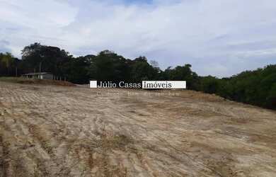 Imagem: O terreno possui 98.000m² de Área e está localizado em Zona