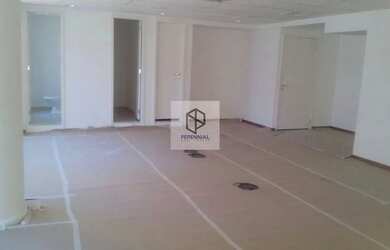 Imagem: O depósito possui 2352m² de Área e está localizado em Centro