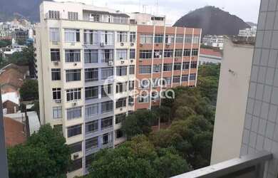 Imagem: O depósito possui 1 Vaga na garagem, 25m² de Área e está