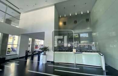 Imagem: O depósito possui 2 Vagas na garagem, 455m² de Área e está