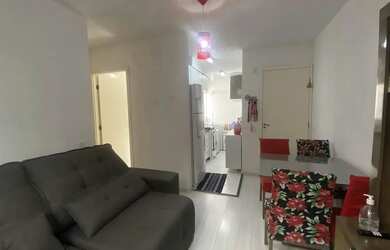 Imagem: O apartamento possui 2 Dormitórios, 1 Banheiro, 1 Vaga na garagem