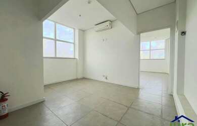 Imagem: O depósito possui 48m² de Área e está localizado em Centro