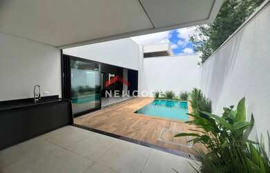 Imagem: A casa em condomínio possui 3 Dormitórios, 4 Banheiros, 2