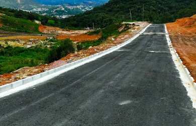 Imagem 1: Lote de 300 metros na Região do Pedra Branca, com a vista Panorâmica