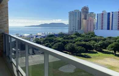 Imagem 6: Apartamento quadra mar com 3 suítes e 3 vagas de garagem - Meia Praia/SC