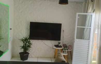 Imagem 2: Casa com Terreno Amplo no Km 30 - 2/4, Sala, Cozinha e Quintal