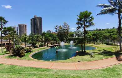 Imagem: A casa em condomínio possui 4 Dormitórios, 5 Banheiros, 2