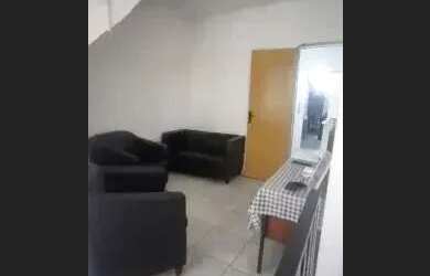 Imagem: A casa possui 2 Dormitórios, 2 Banheiros e 100m² de Área