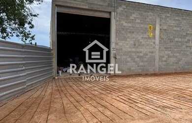 Imagem: O depósito possui 5 Vagas na garagem, 300m² de Área e está