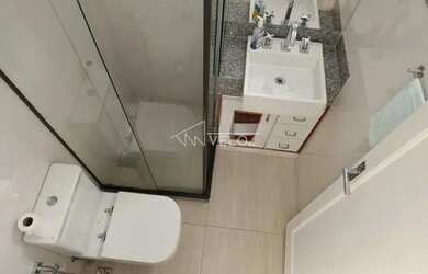 Imagem: O apartamento possui 2 Dormitórios, 3 Banheiros, 74m² de Área