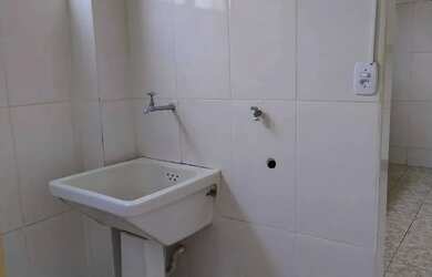 Imagem 13: Apartamento- 2 quartos, 2 banheiros, 74m², 1 vaga, armários- Centro