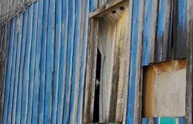 Imagem 1: Vende-se esta casa. Varanda, 1 Banheiroe3 Dormitórios