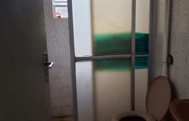 Imagem: O apartamento possui 2 Dormitórios, 1 Banheiro e Área de serviço