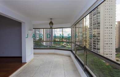 Imagem: O apartamento possui 4 Dormitórios, 5 Banheiros, 4 Vagas na