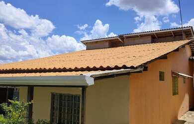 Imagem: A casa em condomínio possui 3 Dormitórios, 2 Banheiros, 5