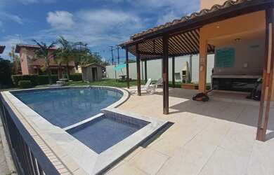 Imagem: A casa possui 3 Dormitórios, 3 Banheiros, 1 Vaga na garagem