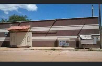 Imagem: A casa possui 2 Dormitórios, 1 Banheiro, 1 Vaga na garagem