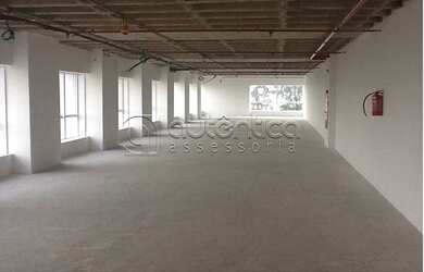 Imagem: O depósito possui 5000m² de Área e está localizado em Alphaville