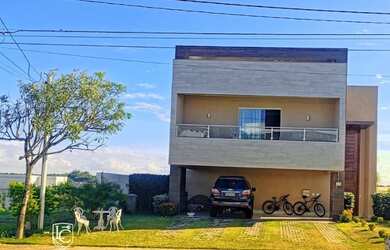 Imagem: A casa em condomínio possui 4 Dormitórios, 5 Banheiros, 3