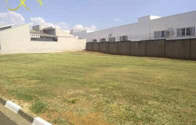 Imagem: O terreno possui 680m² de Área e está localizado em Jardim