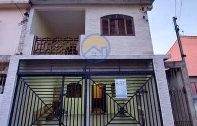 Imagem: A casa possui 3 Dormitórios, 2 Banheiros, 2 Vagas na garagem