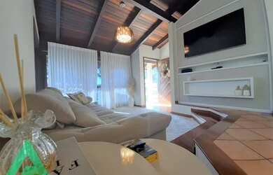 Imagem: A casa possui 4 Dormitórios, 4 Banheiros, 266m² de Área e