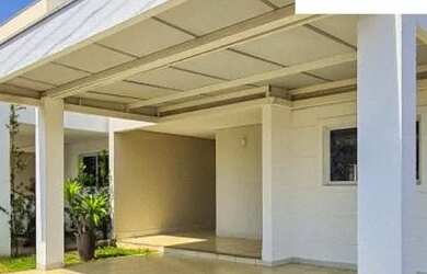 Imagem: A casa em condomínio possui 3 Dormitórios, 4 Banheiros, 2