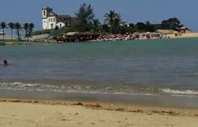 Imagem: A casa possui 1 Dormitório, 1 Banheiro, 2 Vagas na garagem