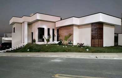 Imagem: A casa em condomínio possui 3 Dormitórios, 2 Banheiros, 145m²