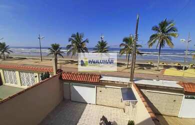 Imagem: A casa possui 3 Dormitórios, 1 Banheiro, 3 Vagas na garagem