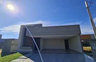 Imagem: A casa em condomínio possui 3 Dormitórios, 3 Banheiros, 2