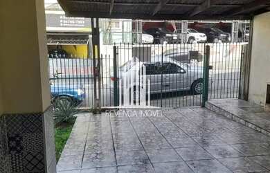 Imagem: A casa possui 2 Dormitórios, 1 Banheiro, 2 Vagas na garagem
