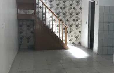 Imagem: A casa possui 2 Dormitórios, 2 Banheiros e está localizado