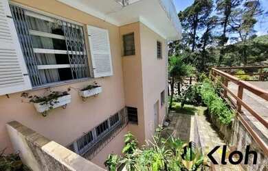 Imagem: A casa possui 4 Dormitórios, 3 Banheiros, 1 Vaga na garagem