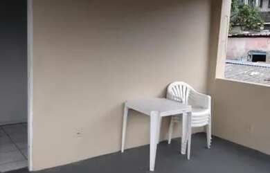 Imagem: A casa possui 1 Dormitório, 2 Banheiros e está localizado