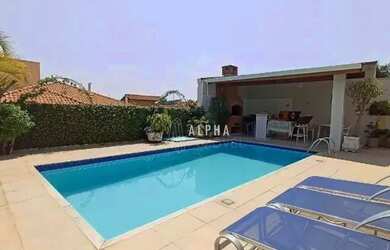 Imagem: A casa em condomínio possui 4 Dormitórios, 5 Banheiros, 4