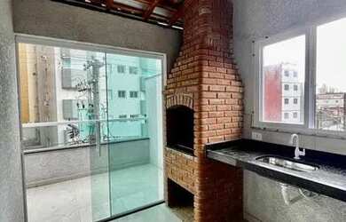 Imagem: A casa em condomínio possui 3 Dormitórios, 2 Banheiros, 3