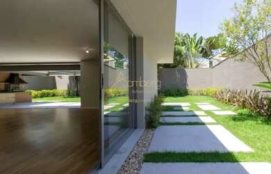 Imagem 2: Sobrado de Alto Padrão de 371m² AU Maravilhoso de 4 suítes no Alto...